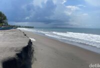 1767114311788-abrasi-pantai-batukaras-pangandaran-1747121786629_169