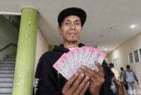 1767157536584-penyerahan-kompensasi-rp-500-ribu-untuk-sopir-angkot-yang-diliburkan-saat-tahun-baru-2026-1767155395393_169