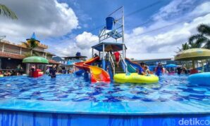 1767395072498-keseruan-keluarga-menikmati-kolam-renang-di-soreang-1767340328927_169