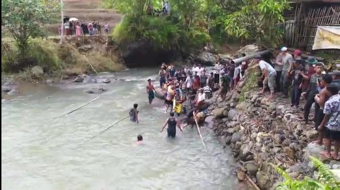 1767416752691-proses-pencarian-anak-yang-hilang-di-di-kecamatan-taraju-kabupaten-tasikmalaya-jawa-barat-1767345237292_169