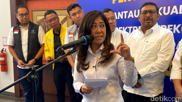 1767611158851-menkomdigi-meutya-hafid-resmi-tutup-posko-nataru-2025-1767601033216_169