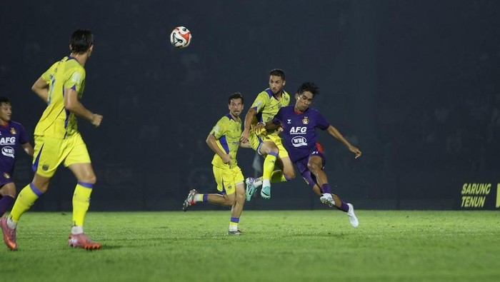 1767632712919-laga-persik-kediri-vs-persib-bandung-1767620782611_169