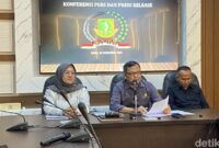 1767632716534-panitia-panja-wakaf-dana-abadi-saat-konferensi-pers-di-dprd-kota-sukabumi-1767603265339_169