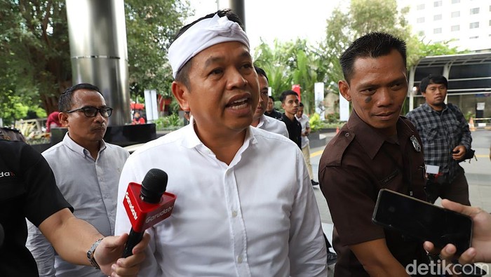 1767697521743-dedi-mulyadi-koordinasi-dengan-kpk-1765452636182_169