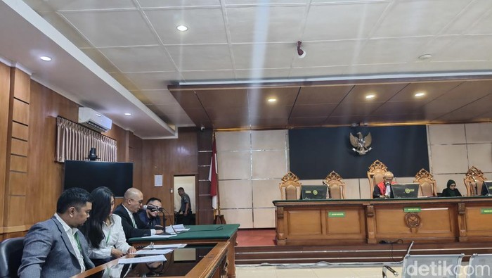 1767762343667-sidang-praperadilan-wakil-wali-kota-bandung-erwin-1767690935725_169