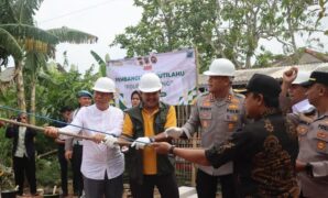 1767978305361-proses-peletakan-batu-pertama-pembangunan-rutilahu-pasangan-lansia-di-subang-1767958233807_169