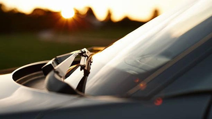 1768129505814-ilustrasi-wiper-mobil_169