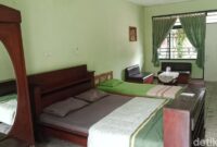 1768280751316-kamar-nomor-12-di-hotel-tjimahi-yang-diyakini-sebagai-tempat-persembunyian-raymond-westerling-1768216063920_169