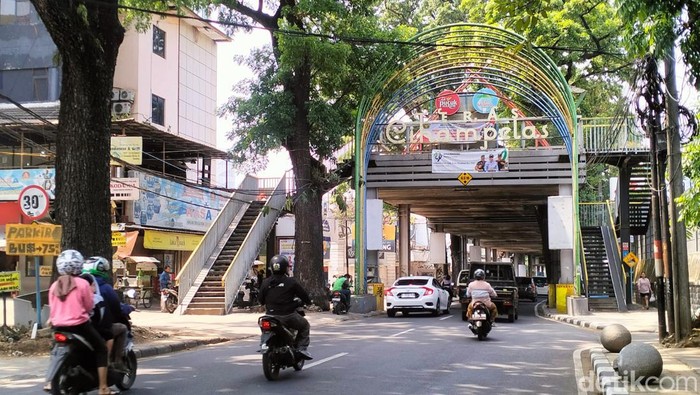 1768453519995-kondisi-terkini-teras-cihampelas-di-kota-bandung-5_169