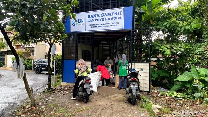 1769101492256-bank-sampah-di-bandung-1769089240000_169