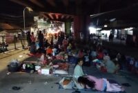 1769447129137-warga-mengungsi-di-bawah-jembatan-layang-subang-1769437029014_169