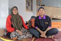 1769533528419-sosok-ade-tata-di-posko-pengungsian-cisarua-1769521558605_169